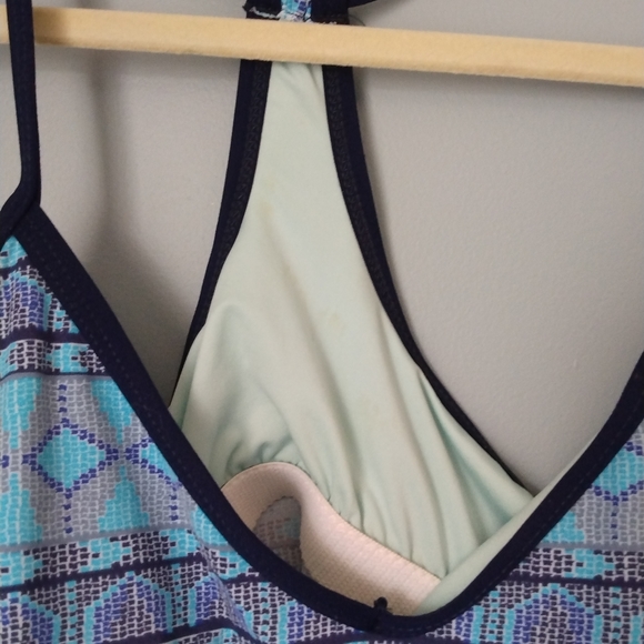 CARVE DESIGNS Bathing Suit Top Tankini  with built in bra - Picture 4 of 6